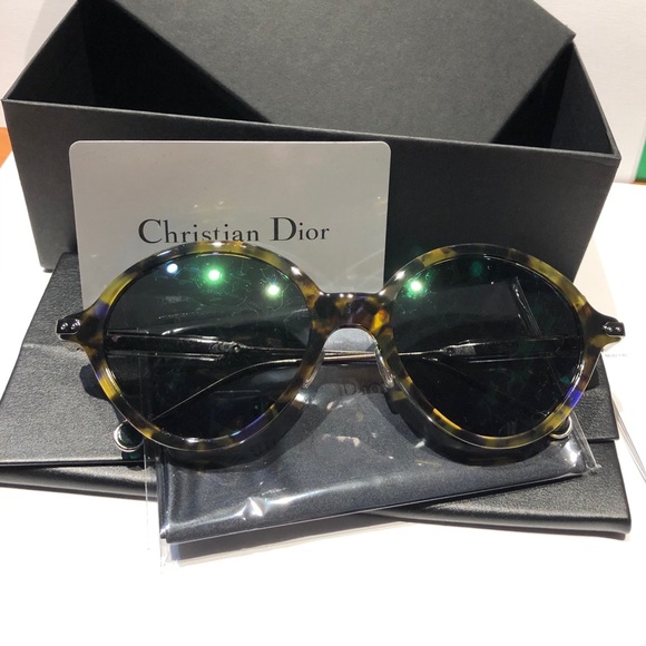 NWT Christian Dior Fashion Women\'s Sunglasses main image 14